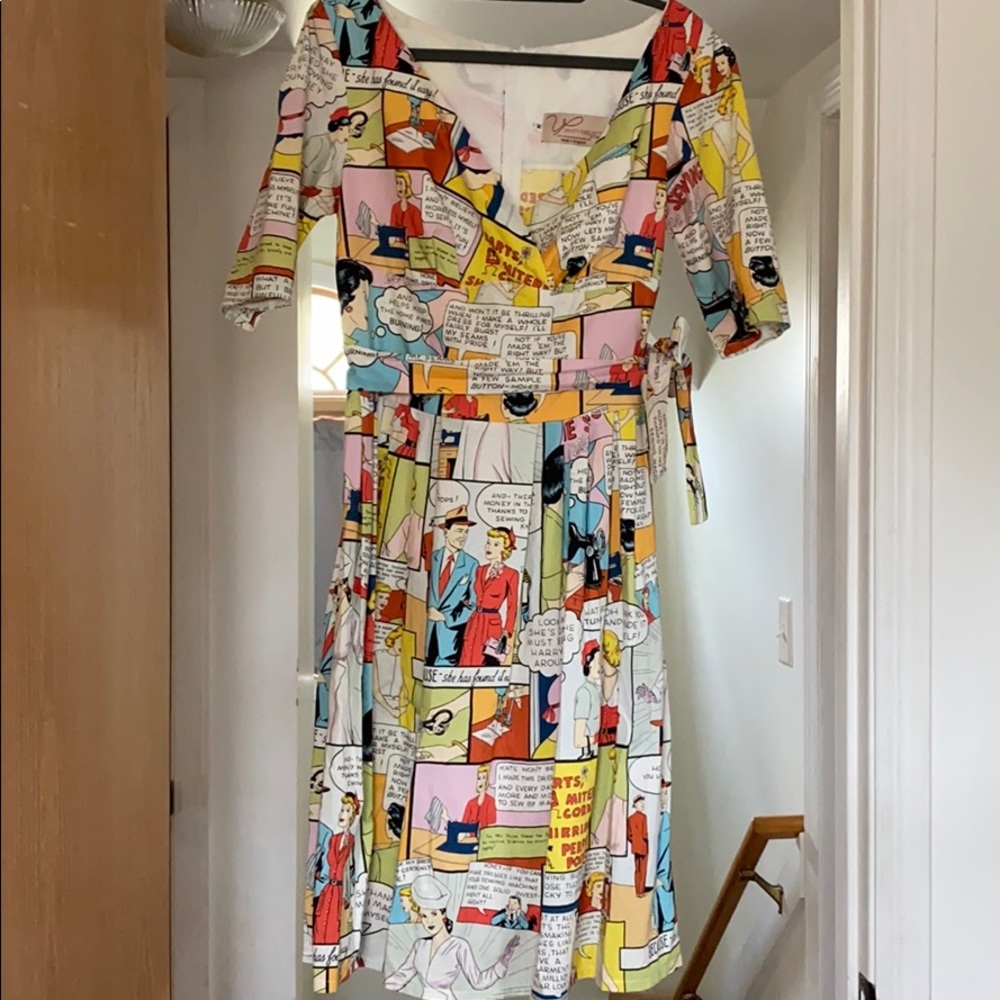 Retro comic strip dress 👗